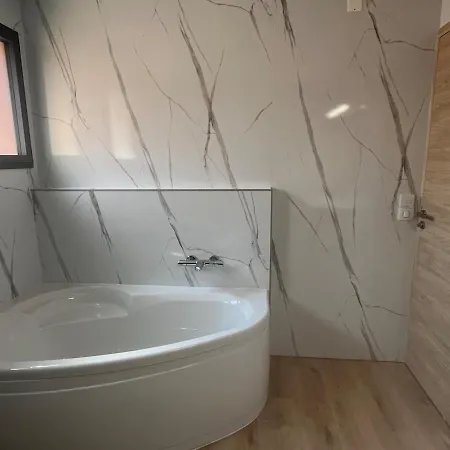 Villa Au Moutchic Pour 10 Pers, 2 , 3 Ch , 1 Sdb
