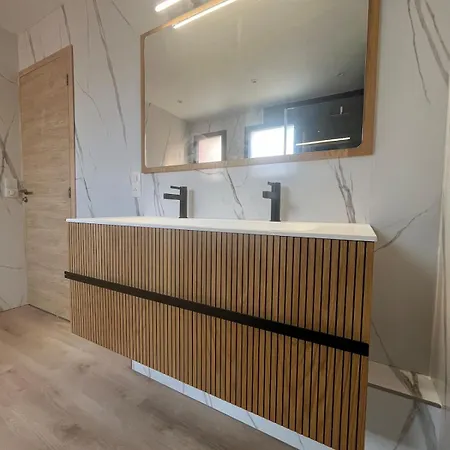 Villa Au Moutchic Pour 10 Pers, 2 , 3 Ch , 1 Sdb Lacanau